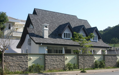 木屋面用沥青瓦，可以有效减轻对木结构屋面的